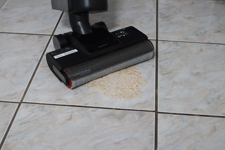 Müsli entfernen mit dem Dreame Wischsauger H12 Dual